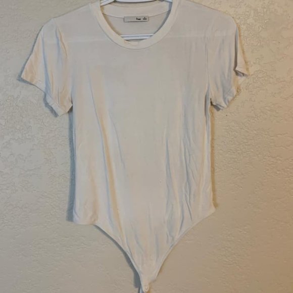 Aritzia Wilfred BABY TEE BODYSUIT - Picture 2 of 2
